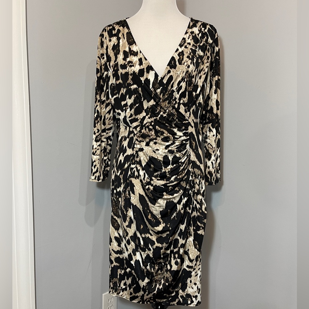 Animal print vneck 3/4 sleeve dress